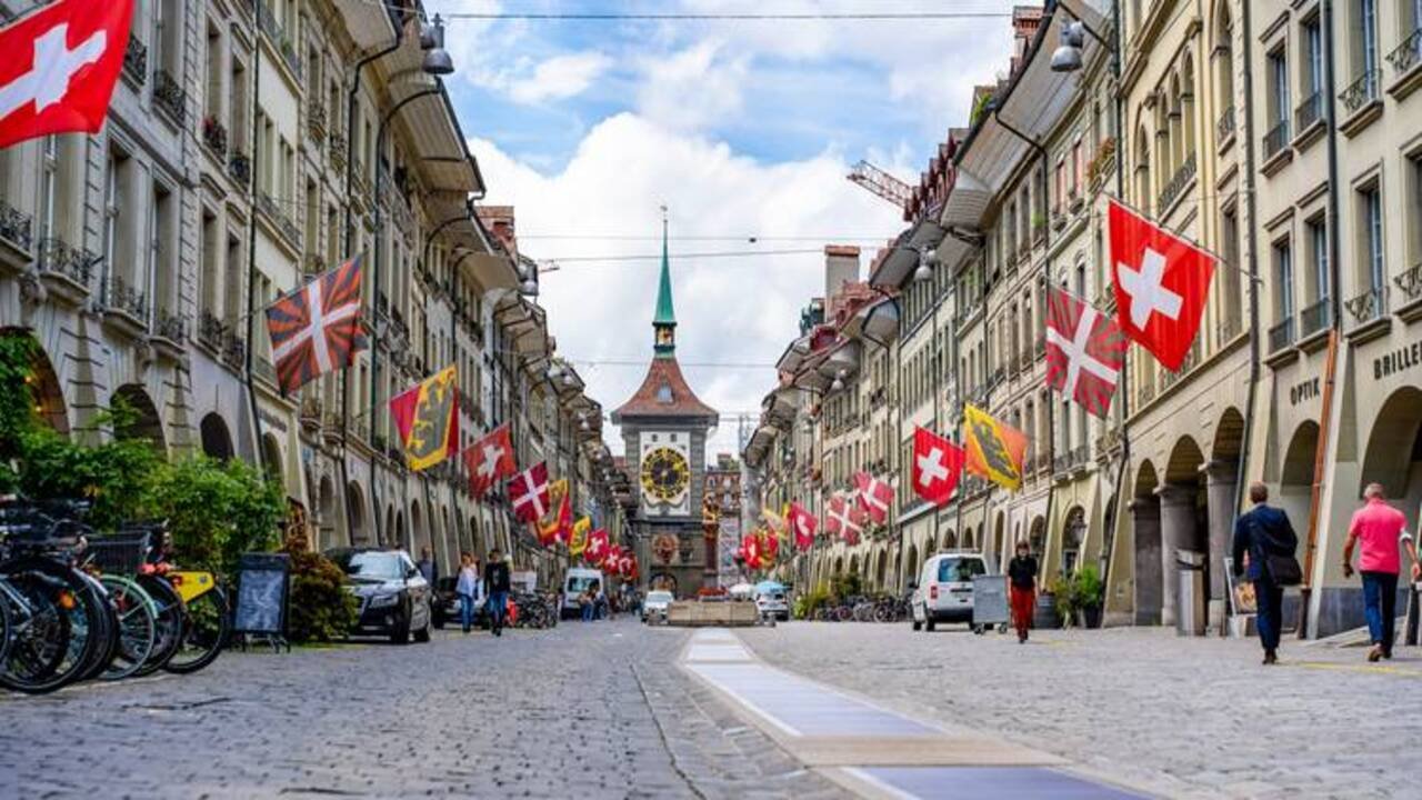 Switzerland Ultimate Tour Scenic Travel Guide 2025.